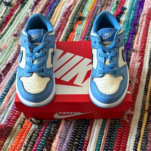 Nike Kids Sneakers in Blue and Cream - Picture 1 of 8